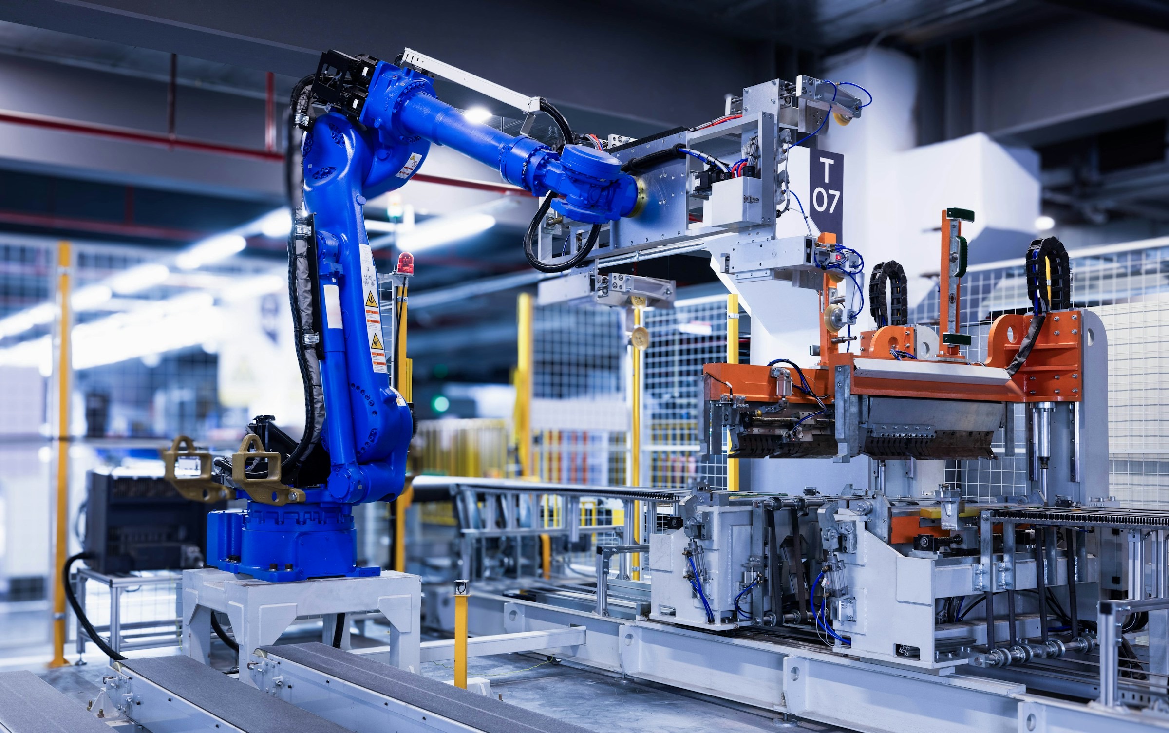 Modular robotic cell in an advanced manufacturing facility